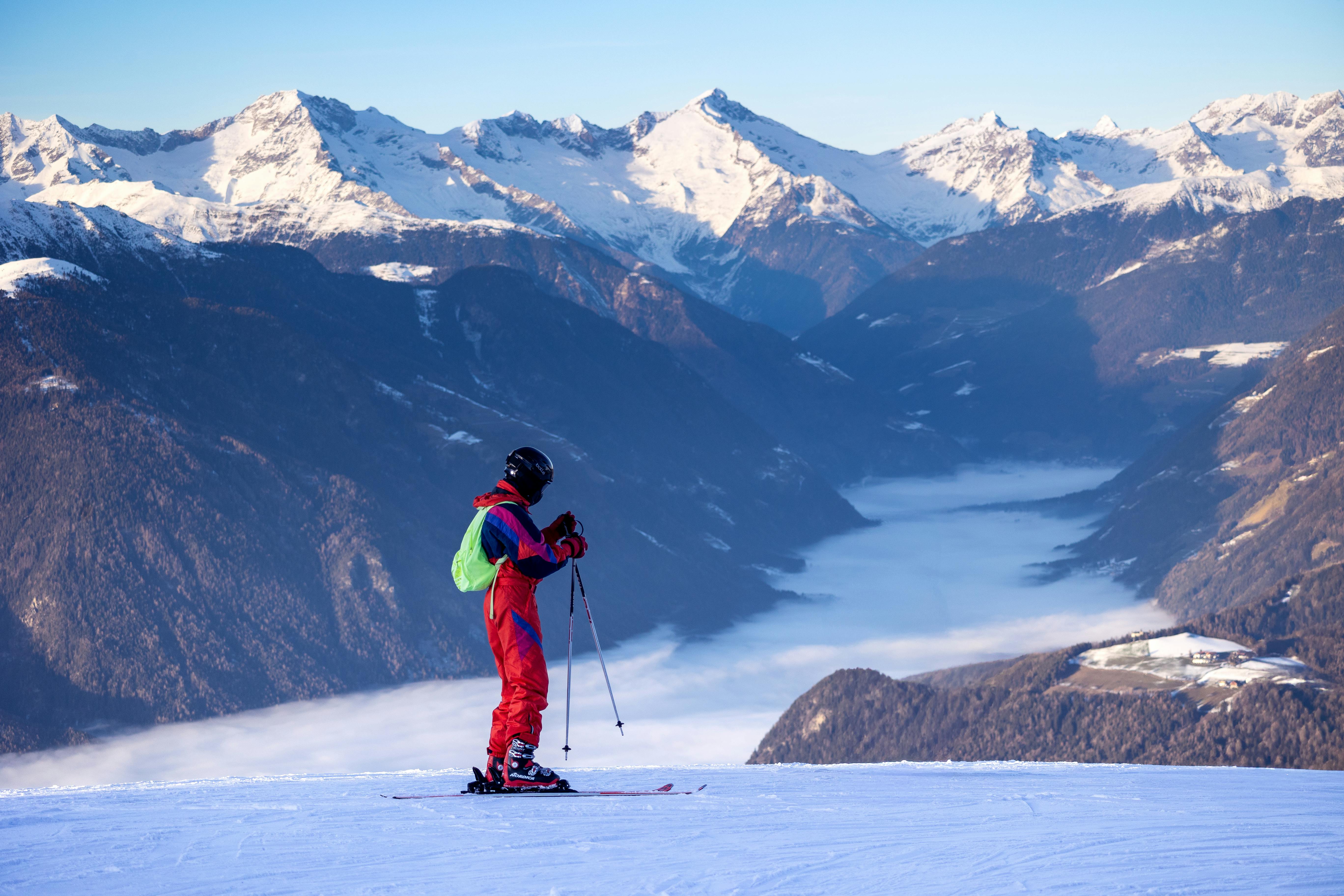 The Ultimate Guide to Packing for a Ski Trip: From Slopes to Après-Ski
